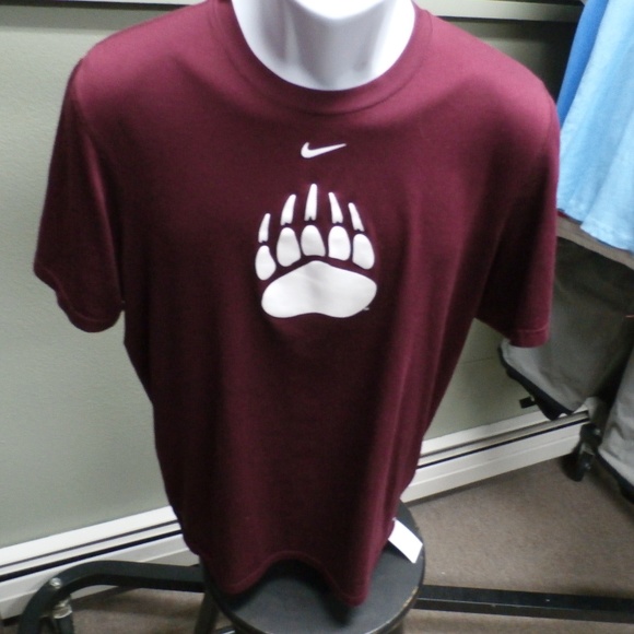 maroon nike dri fit shirt